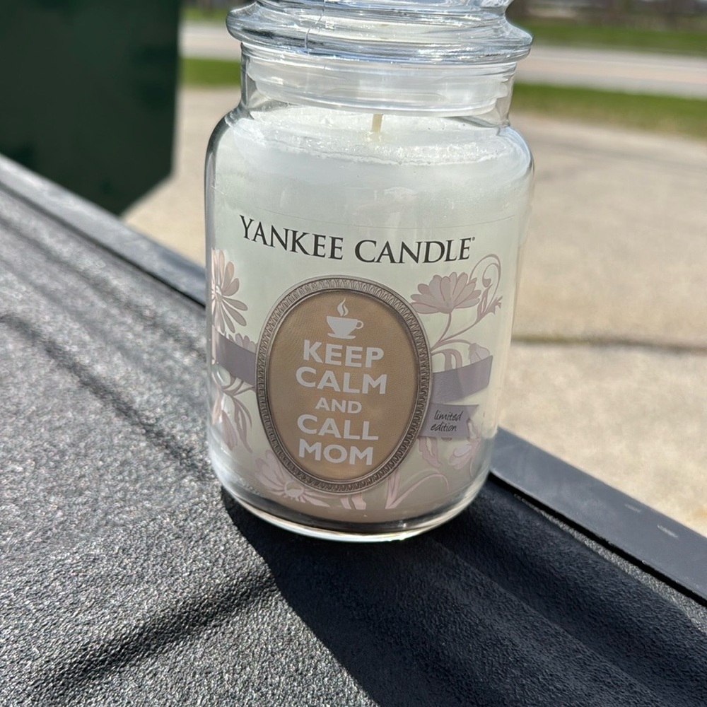 Yankee Candle White 'Keep Calm and Call Mom'